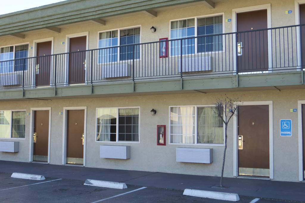 American Inn Stockton Exterior foto